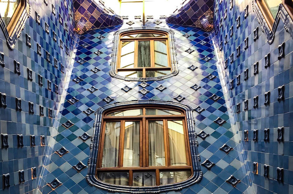 Casa Battlo Eine Komposition Aus Licht Und Farben Dinosontour De