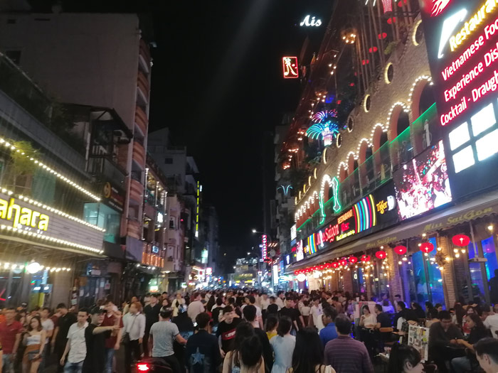 Bui Vien Street bei Nacht