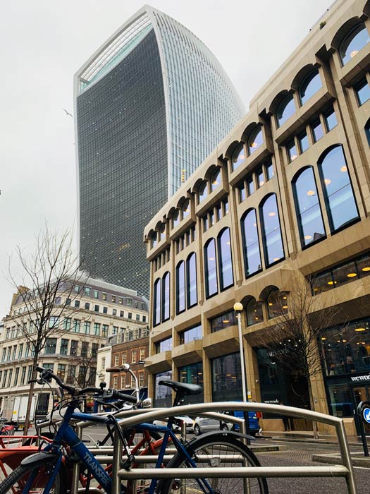 City of London mit dem Walkie Talkie Gebäude im Hintergrund