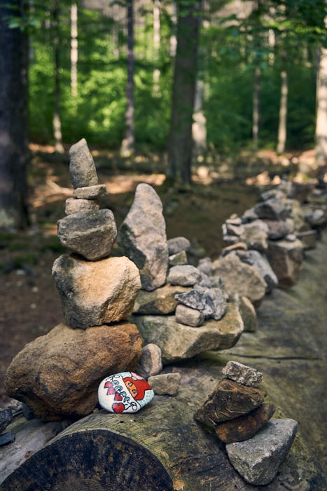 Wanderweg Kuhstall gestapelte Steine