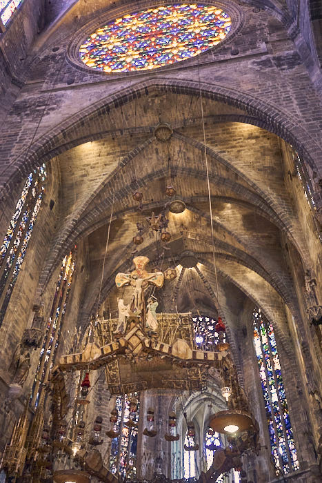 Kathedrale Palma Fensterrose Gaudi Leuchter