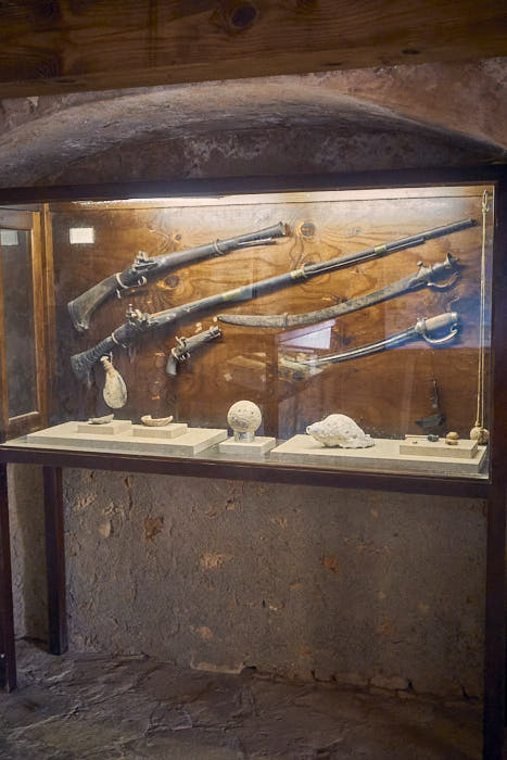 Historische Waffen im Castell de la Punta de n'Amer