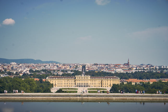 Gloriette Aussichtspunkt Schloss Schönbrunn Blick Wien