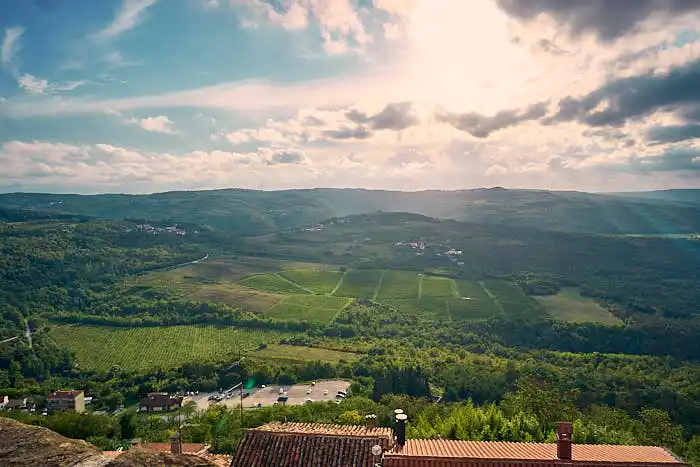 Aussicht von Motovun auf die Umgebung